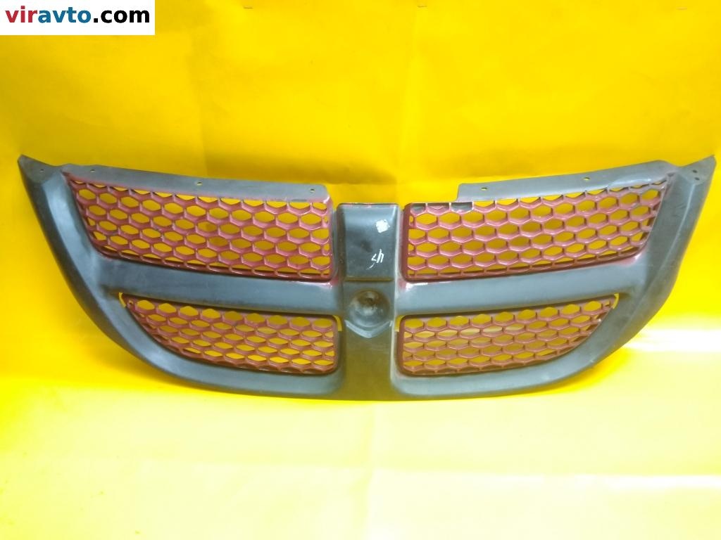 Решетка радиатора к Dodge Caravan 2003
