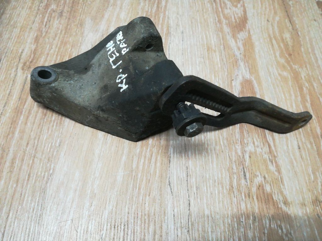 Кронштейн генератора к Ford Fiesta 1998
