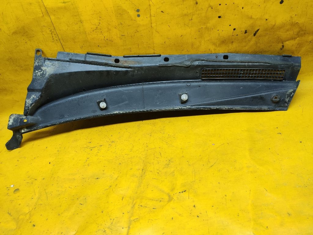 Дождевик к Nissan Almera 1996