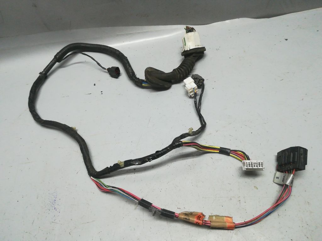 Проводка двери к Ford Escape 2004
