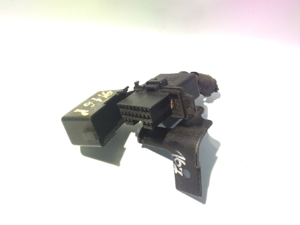Разъем AUX / USB к Kia Carens 2009