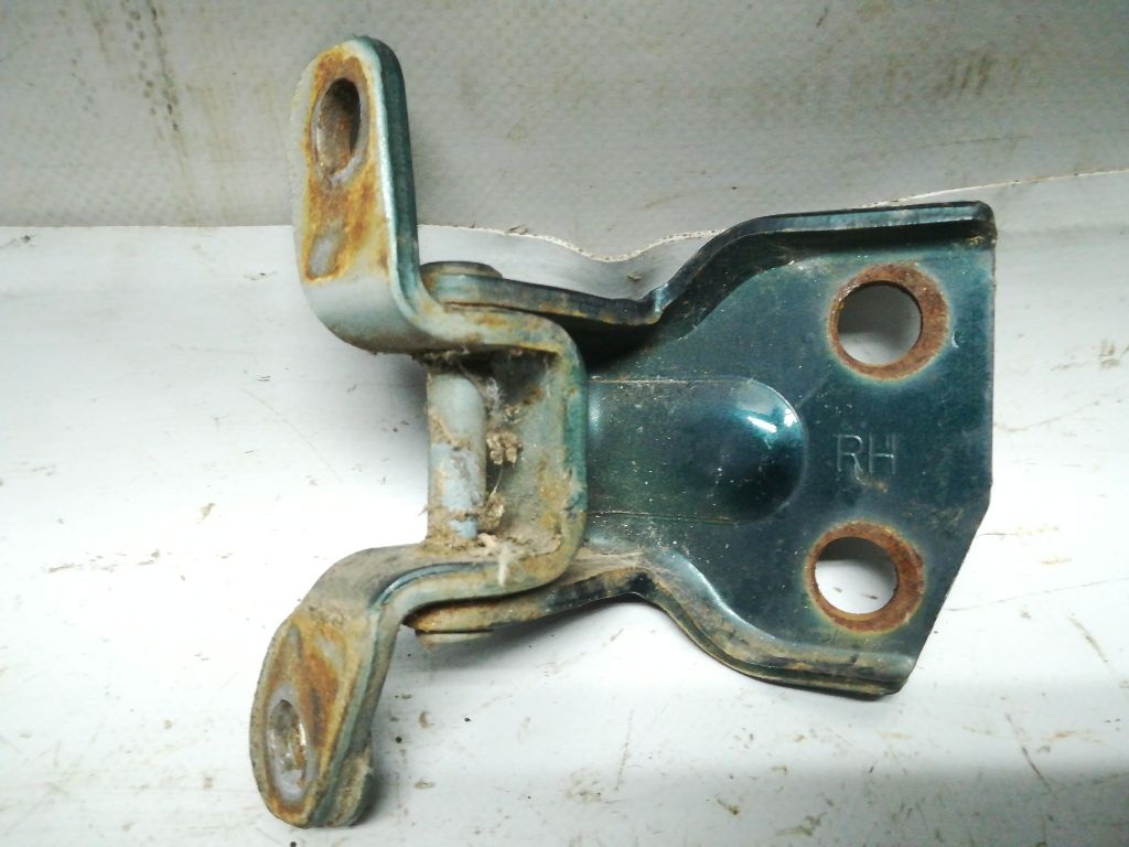 Петля двери к Kia Shuma 1999