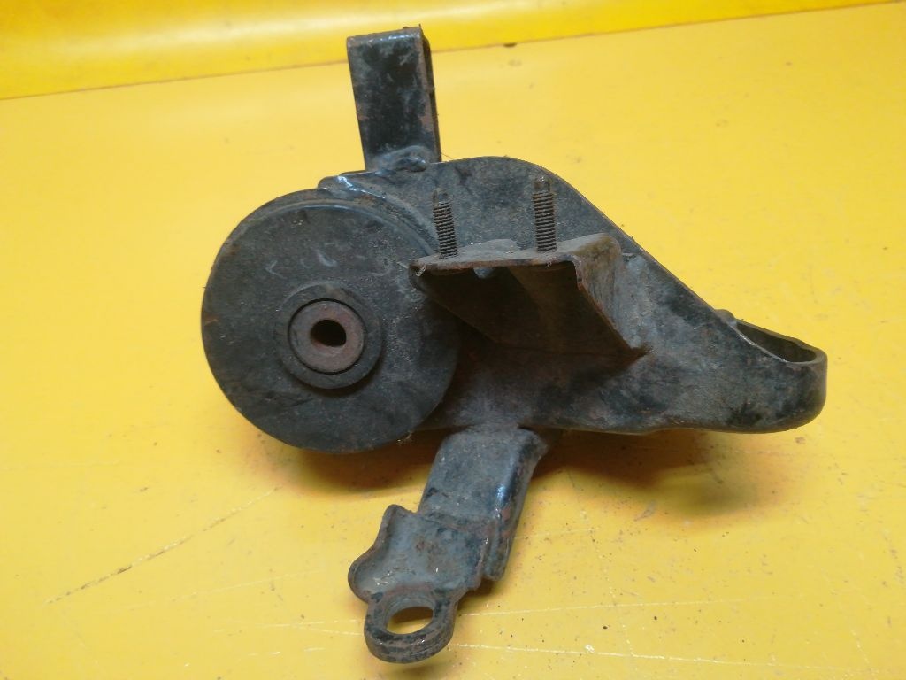 Подушка крепления КПП к Mazda 626 1997