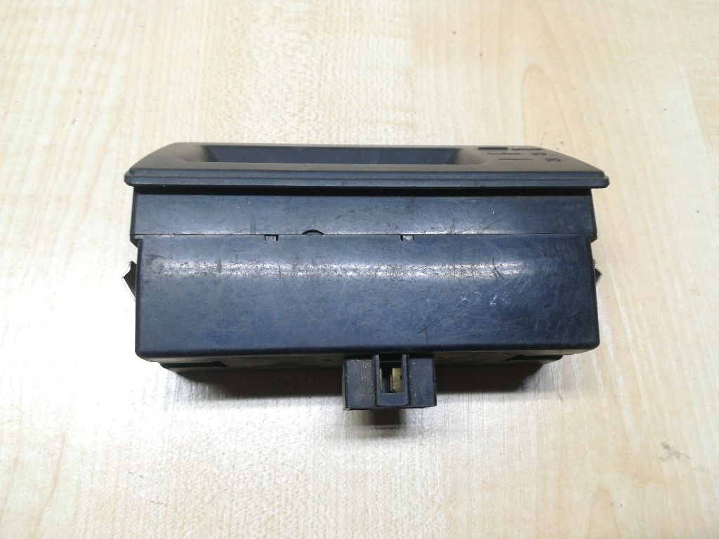 Часы к Mitsubishi Lancer 1991