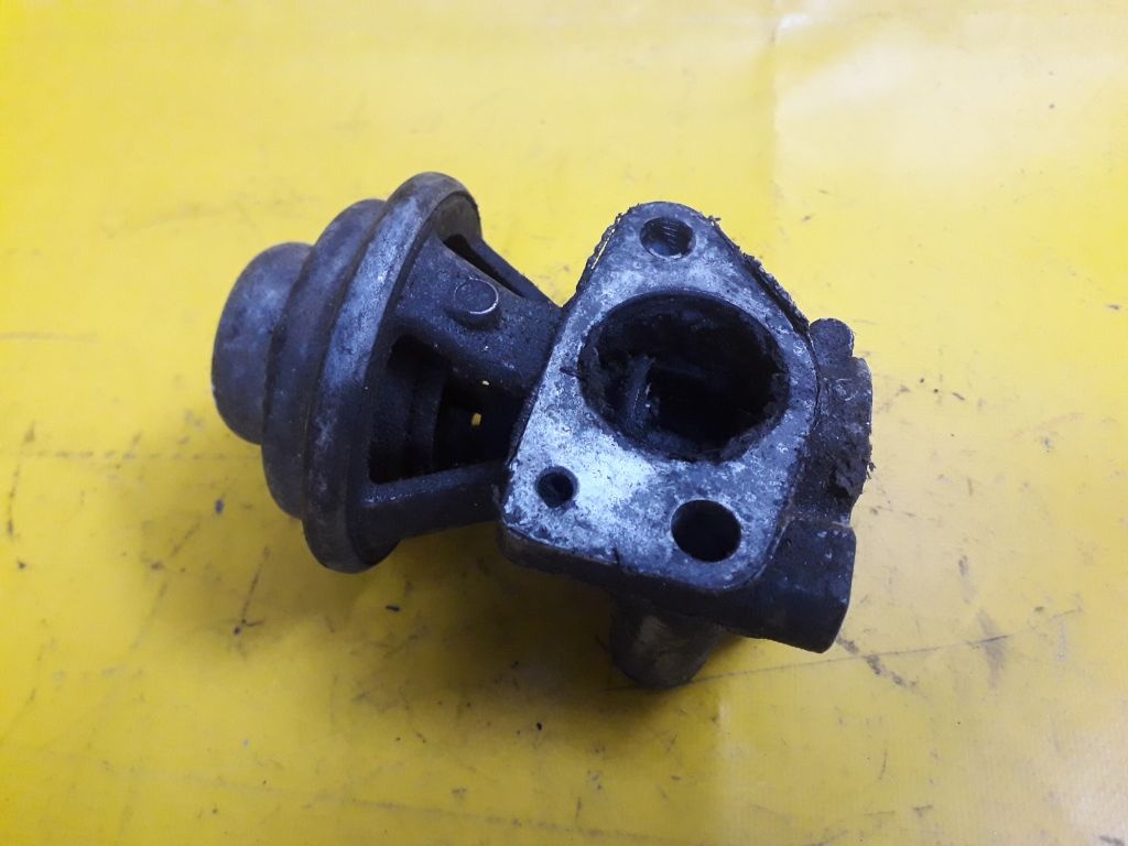 Клапан EGR к Chrysler Voyager 1999