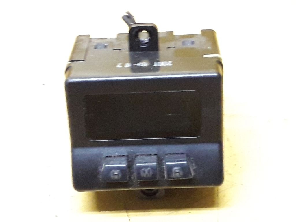 Часы к Kia Magentis 2001