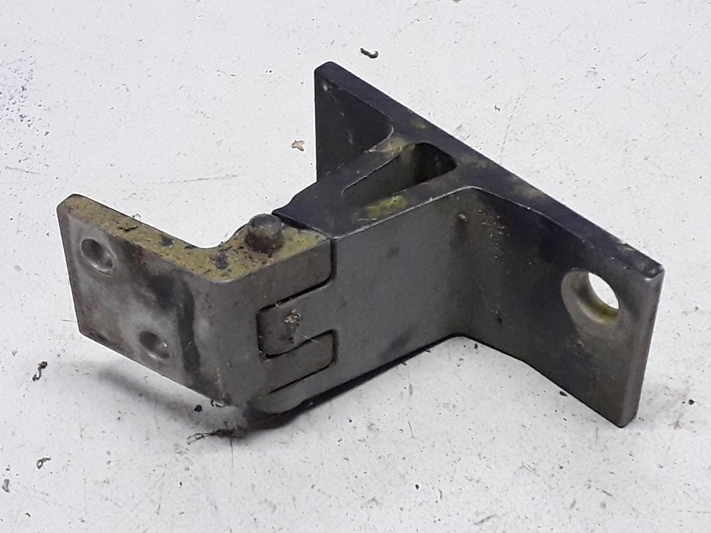 Петля двери к Audi A8 2000