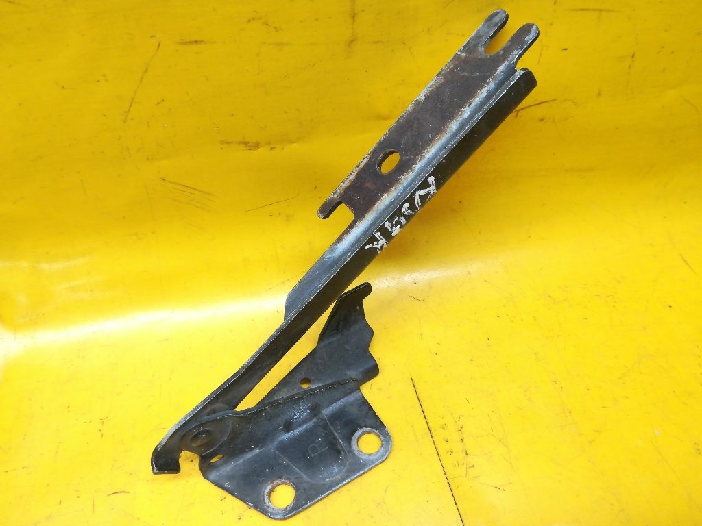 Петля капота к Kia Clarus 1996