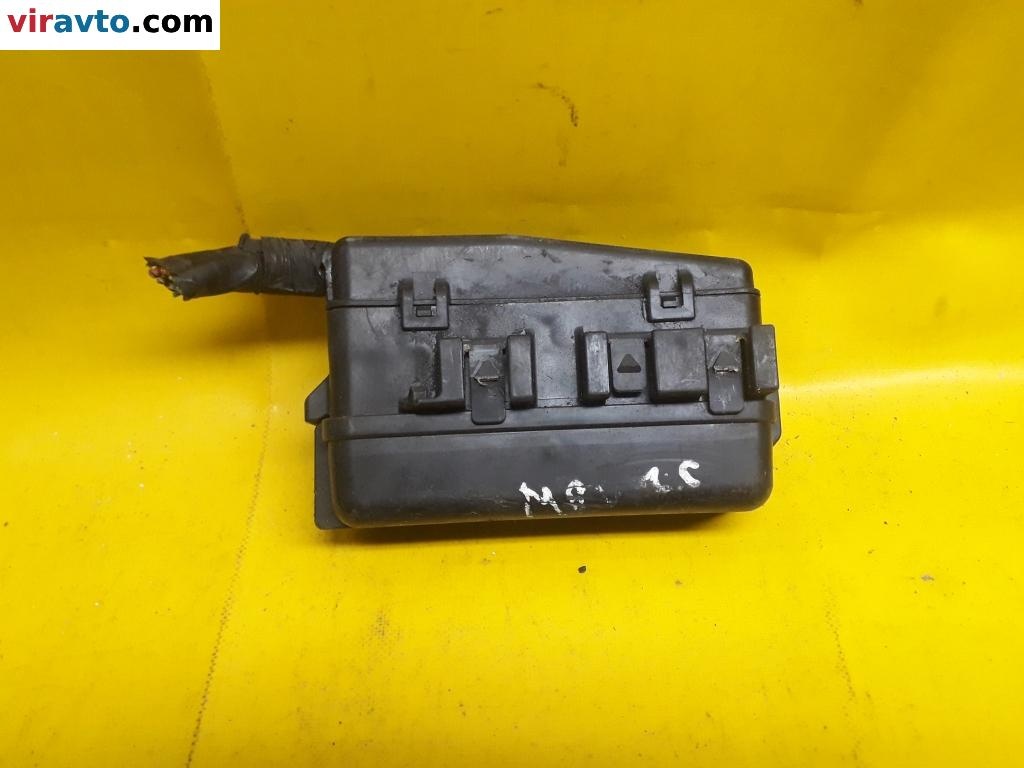 Блок реле к Mazda MPV 2000