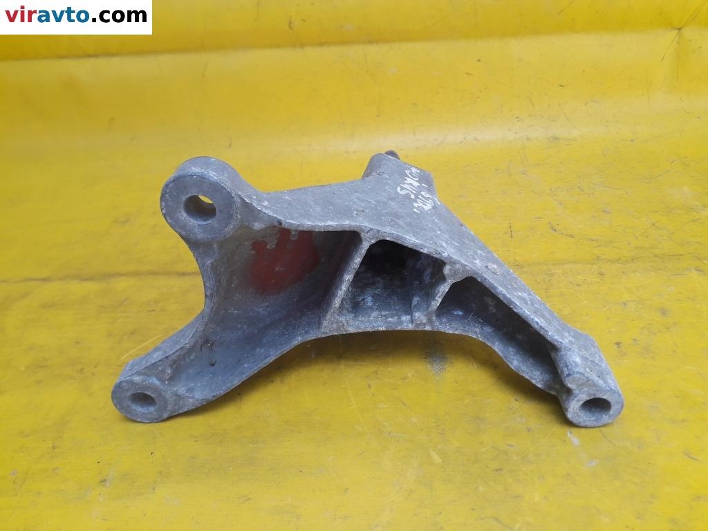 Кронштейн КПП к Ford Focus 2001