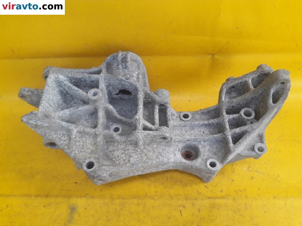 Кронштейн генератора к Audi A4 1999