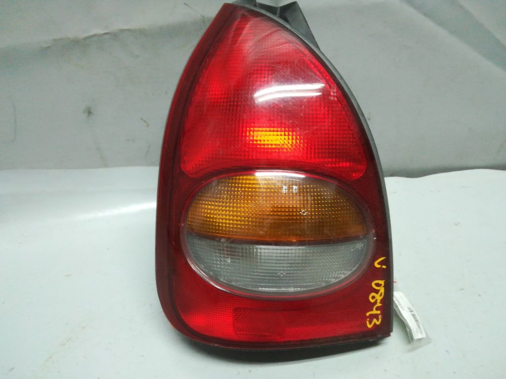 Фонарь задний левый к Hyundai Elantra 2000