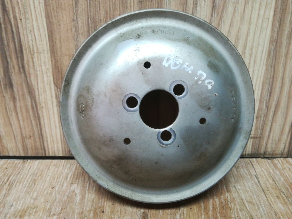 Шкив помпы к Audi A4 2004