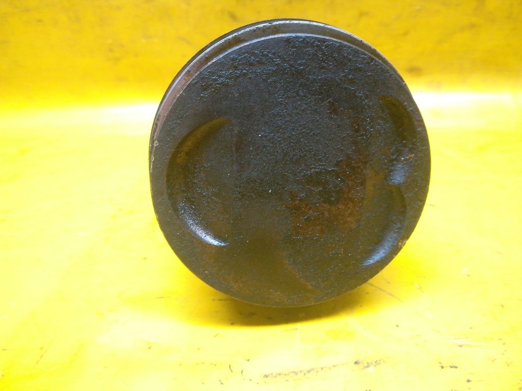 Поршень к Kia Sephia 1996