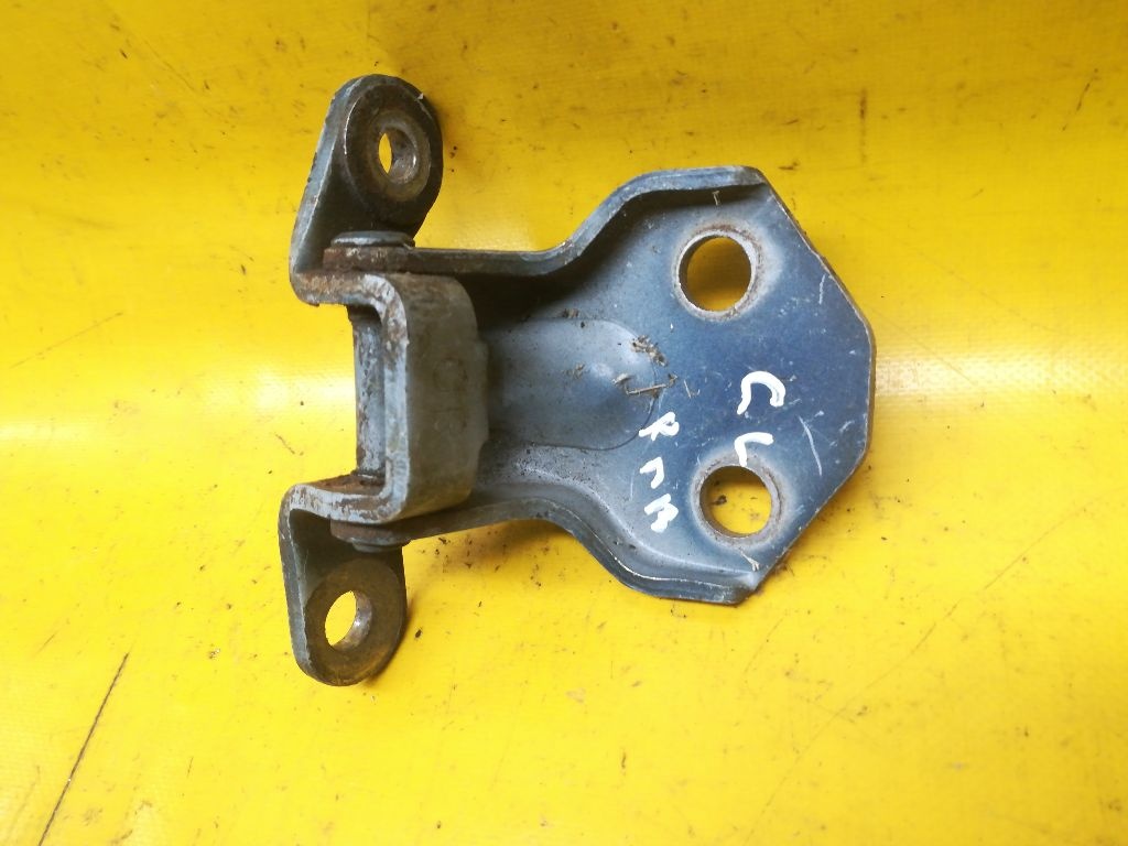 Петля двери к Kia Clarus 1998