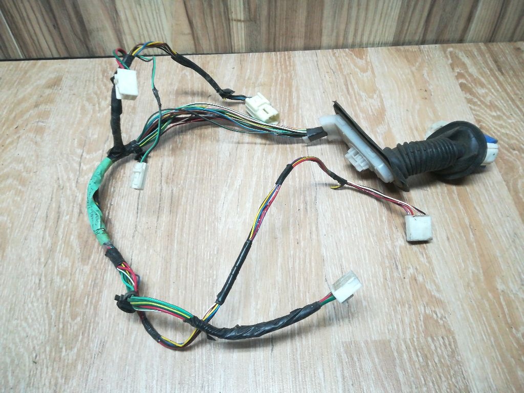 Проводка двери к Mazda 6 2005