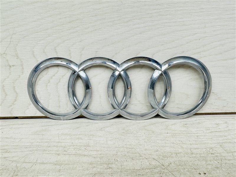 Эмблема к Audi Q7 2015