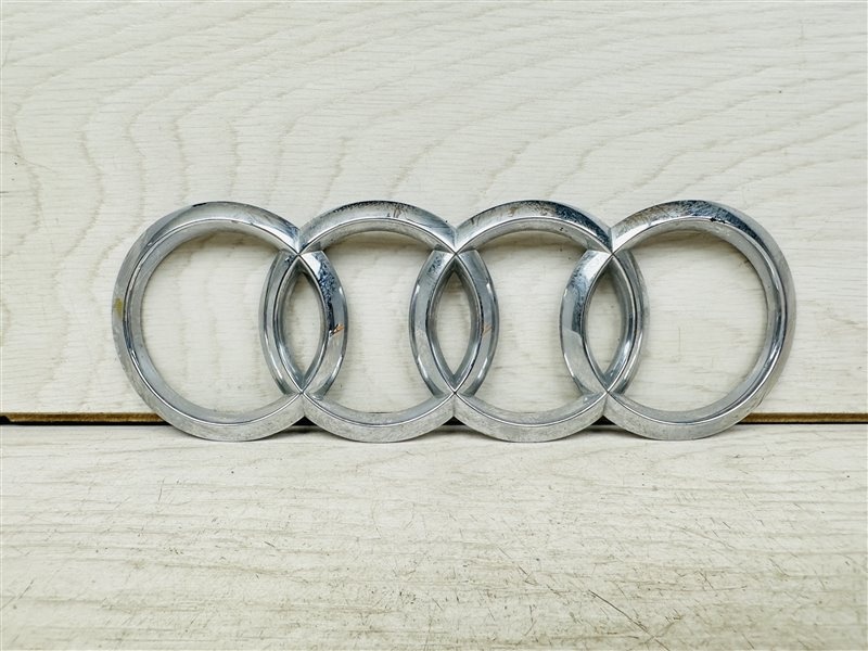 Эмблема к Audi A7 2010