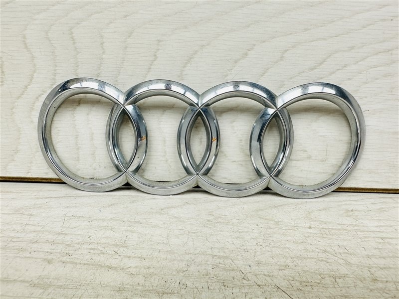 Эмблема к Audi A5 2011