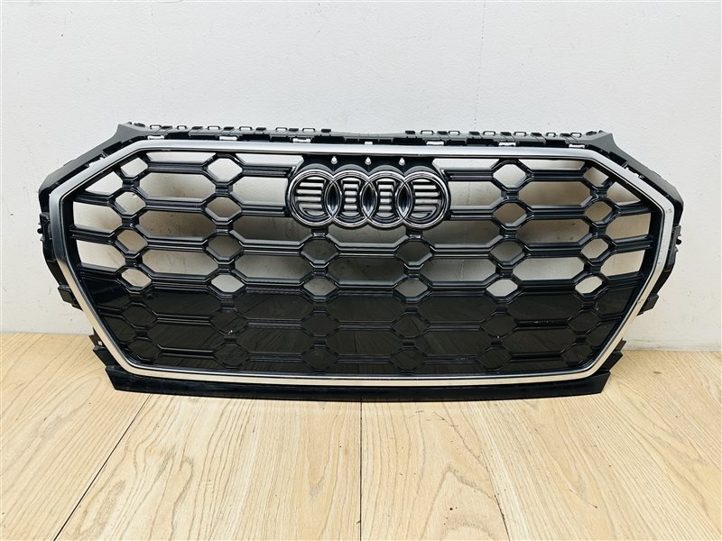 Решетка радиатора к Audi Q5 2020