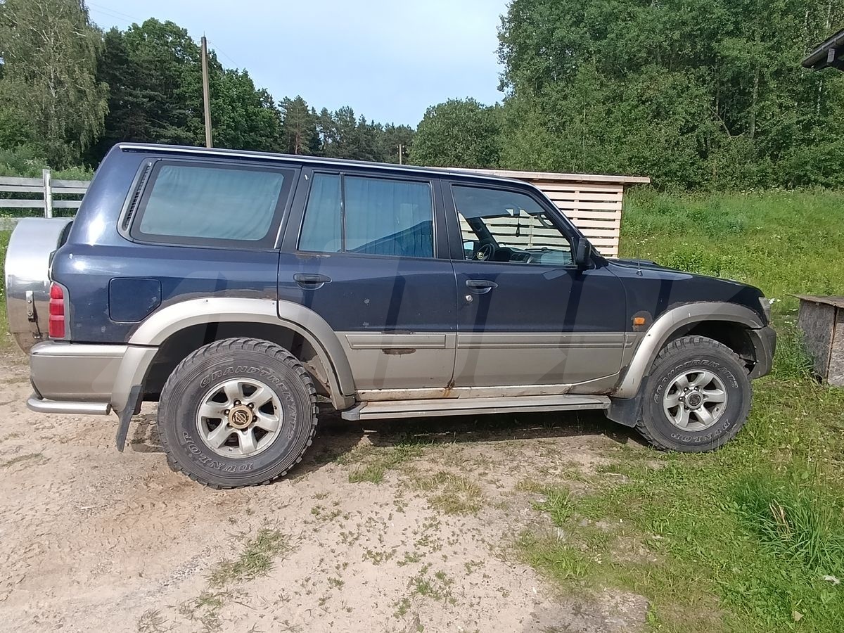 Nissan Patrol V (Y61), 2001