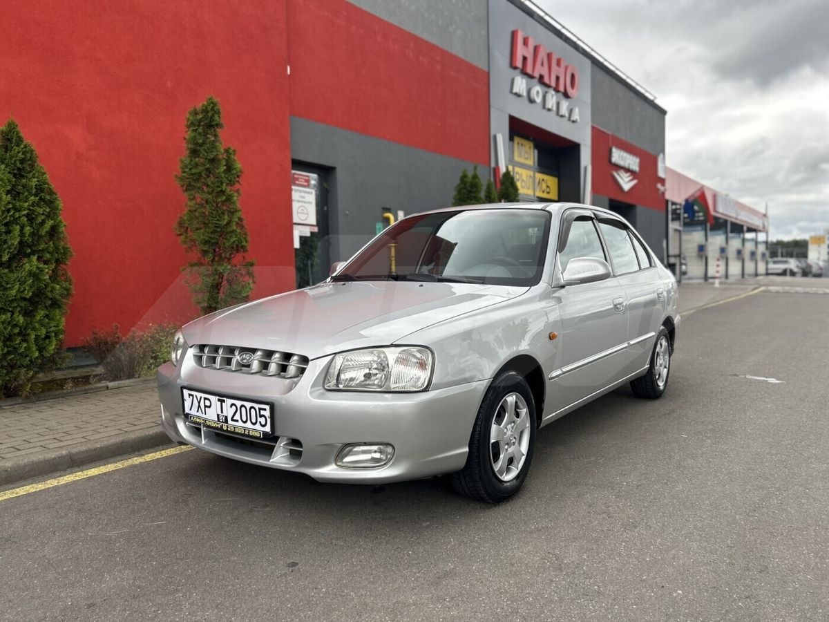 Hyundai Accent II, 2001