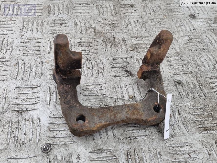 Скоба суппорта к SEAT Altea 2005
