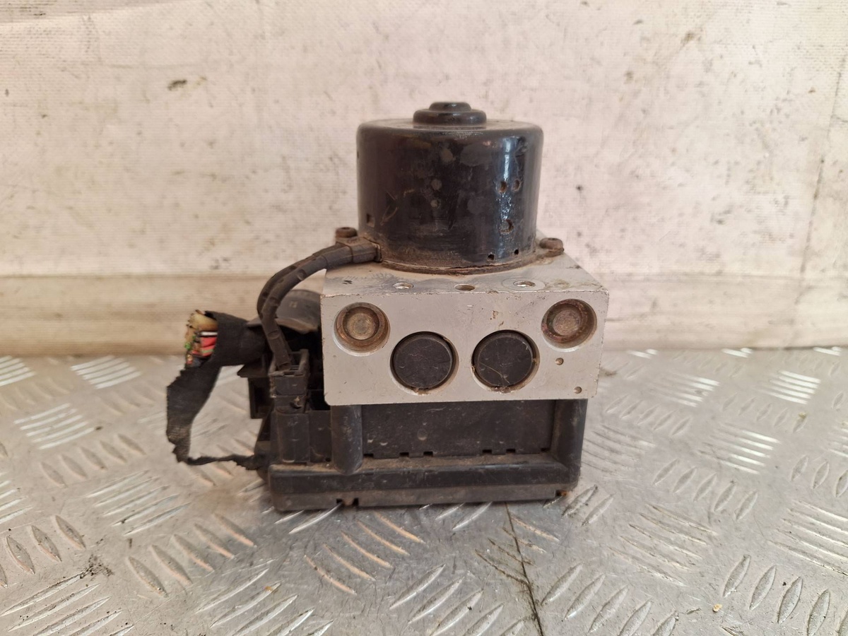 Блок ABS к Volkswagen Golf 2001