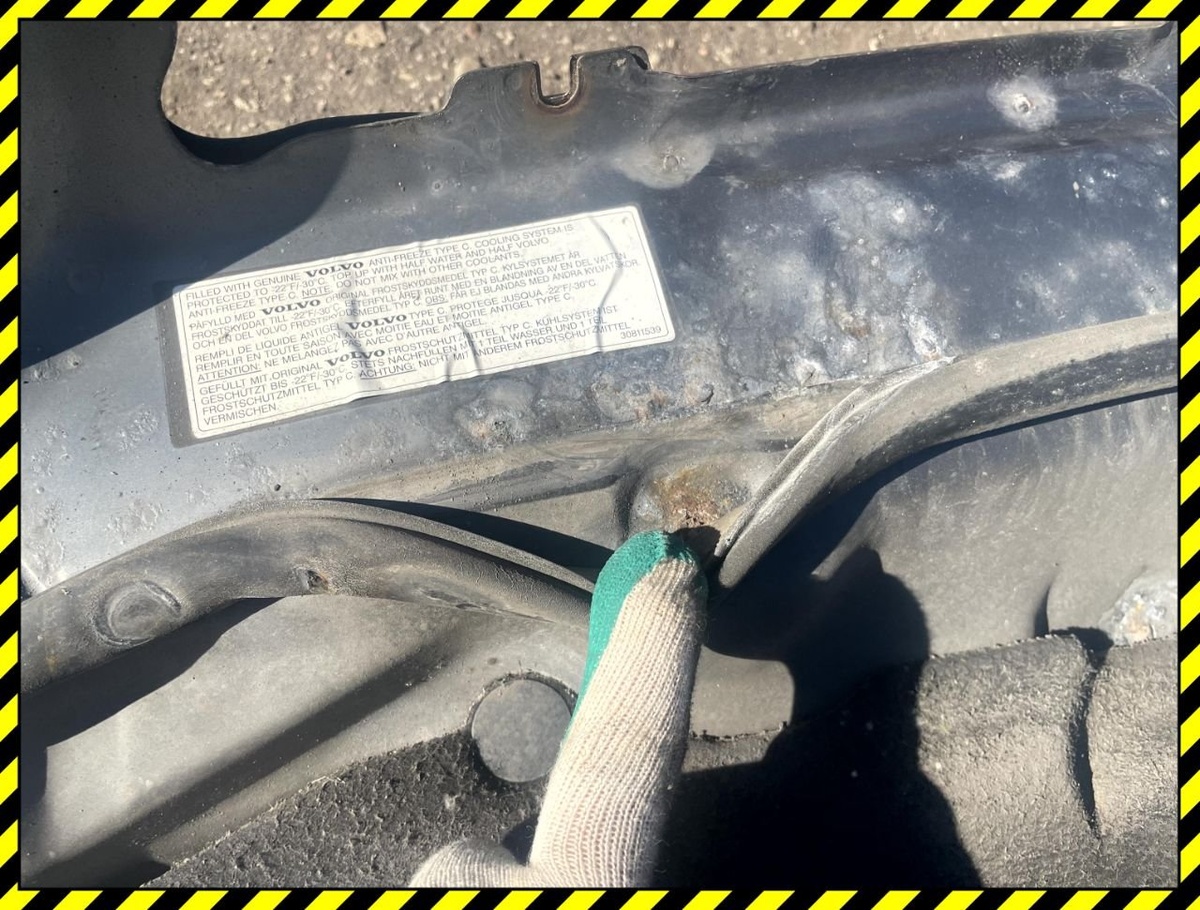 Капот к Volvo S40 1999