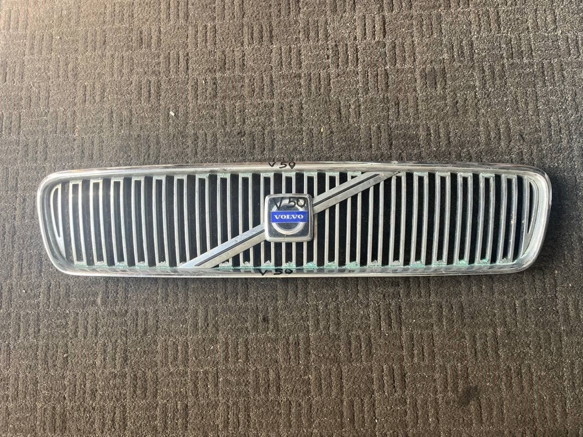 Решетка радиатора к Volvo V50 2004