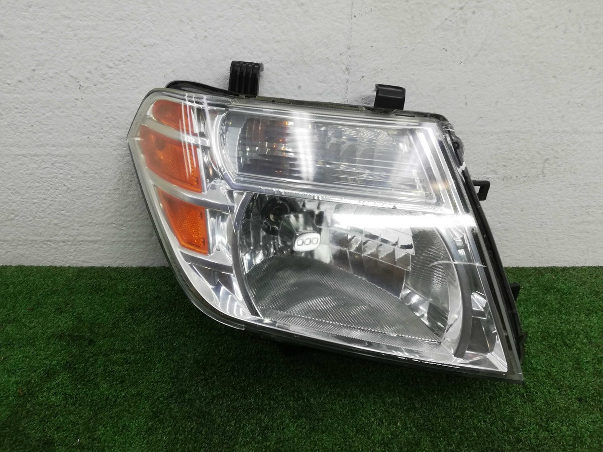 Фара правая к Nissan Pathfinder 2008