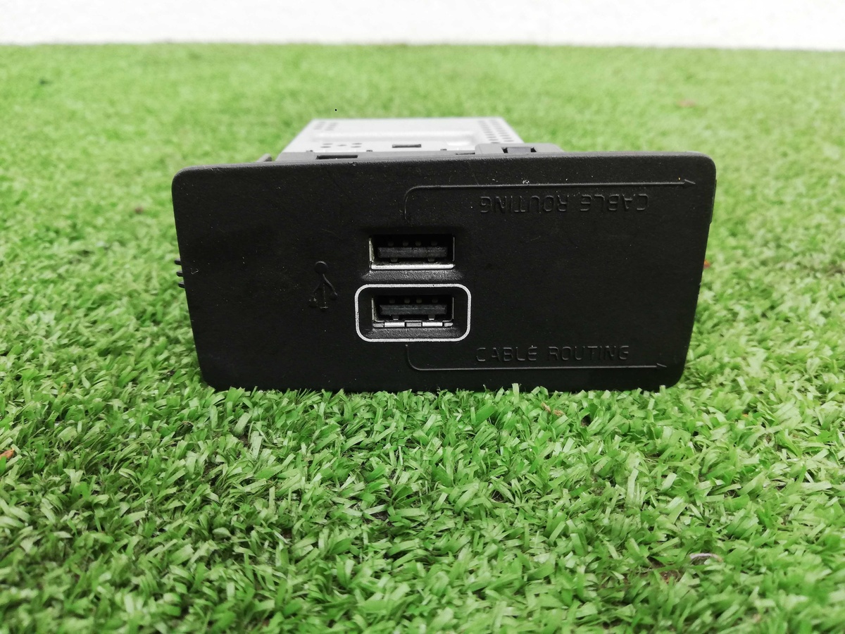Разъем AUX / USB к Volvo XC60 2018