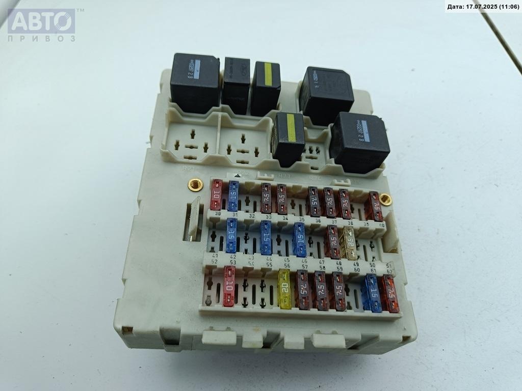 Короб предохранителей к Ford Transit Connect 2003