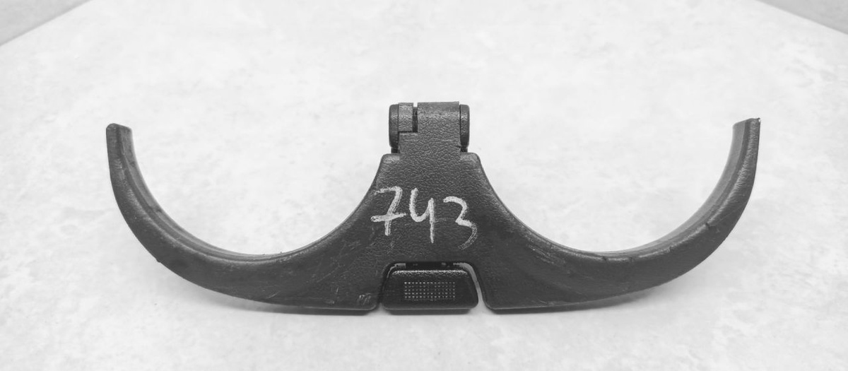 Подстаканник к Mazda 626 1998