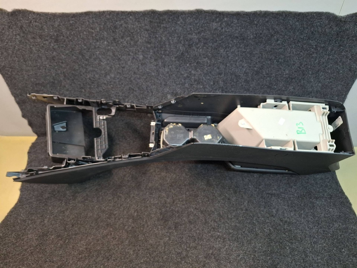 Подлокотник к Volkswagen Jetta 2021