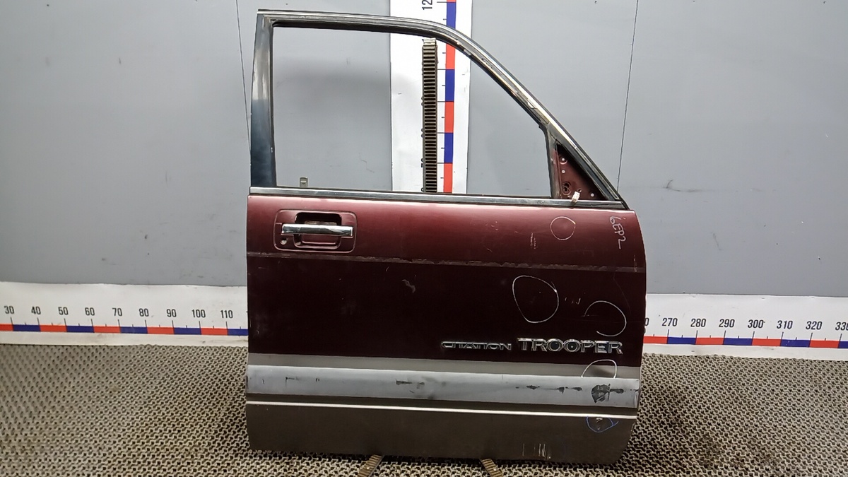 Дверь передняя правая к Isuzu Trooper 2004