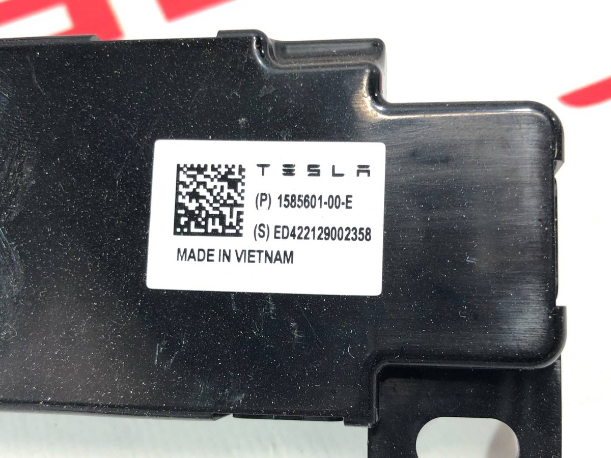 Антенна  к Tesla Model 3 2022