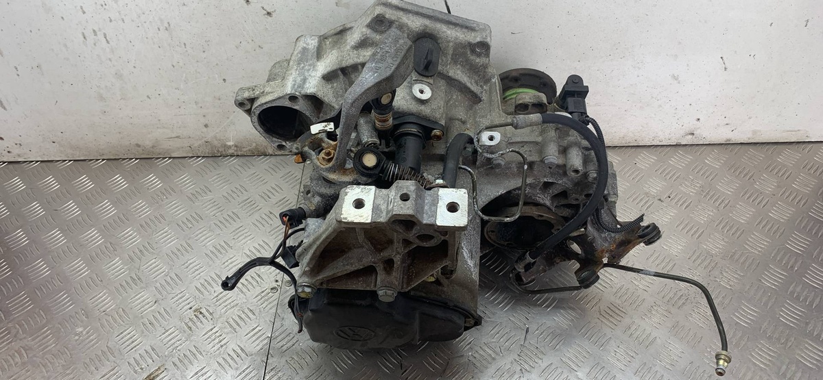 КПП механическая (МКПП) 5-ступенчатая к Audi A3 2002