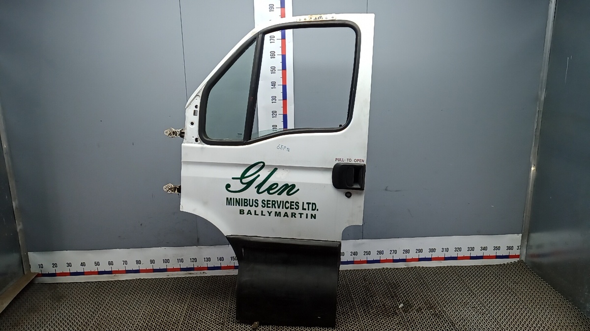 Дверь передняя левая к Iveco  2004
