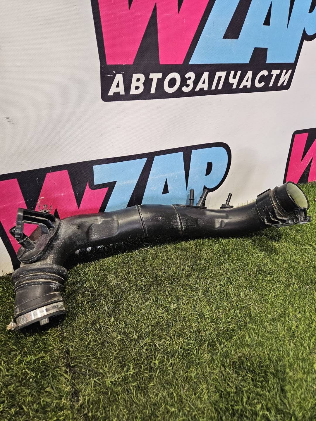 Патрубок интеркулера к Ford Escape 2020