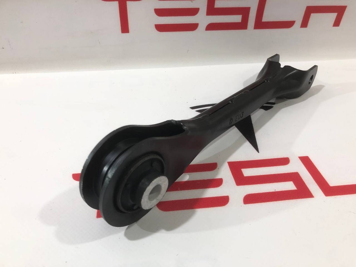 Рычаг задний к Tesla Model 3 2021