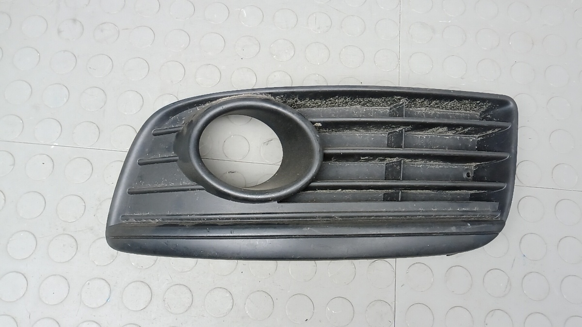 Решетка бампера к Volkswagen Golf 2006