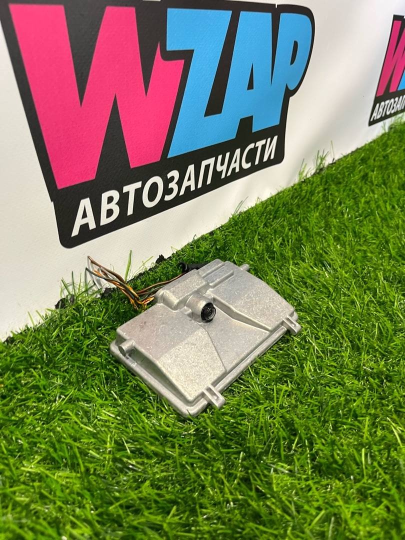 Камера переднего вида к Volkswagen Passat 2016