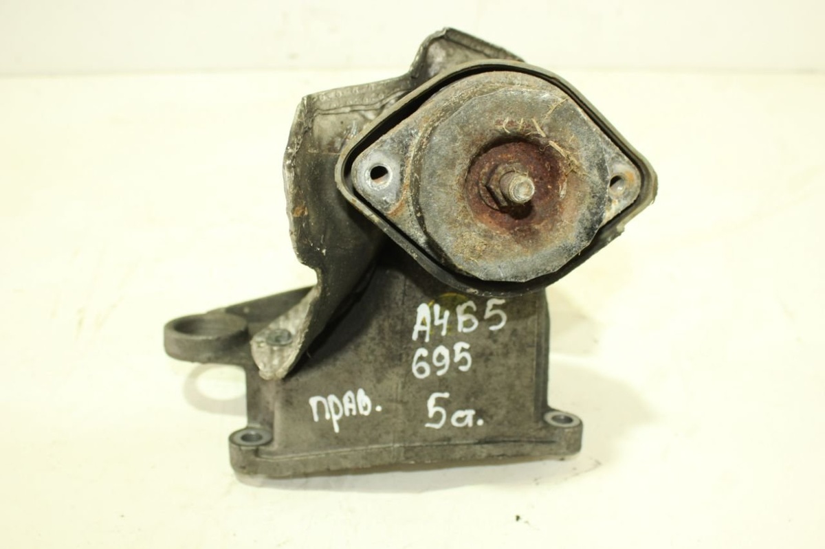 Кронштейн КПП к Audi A4 1998