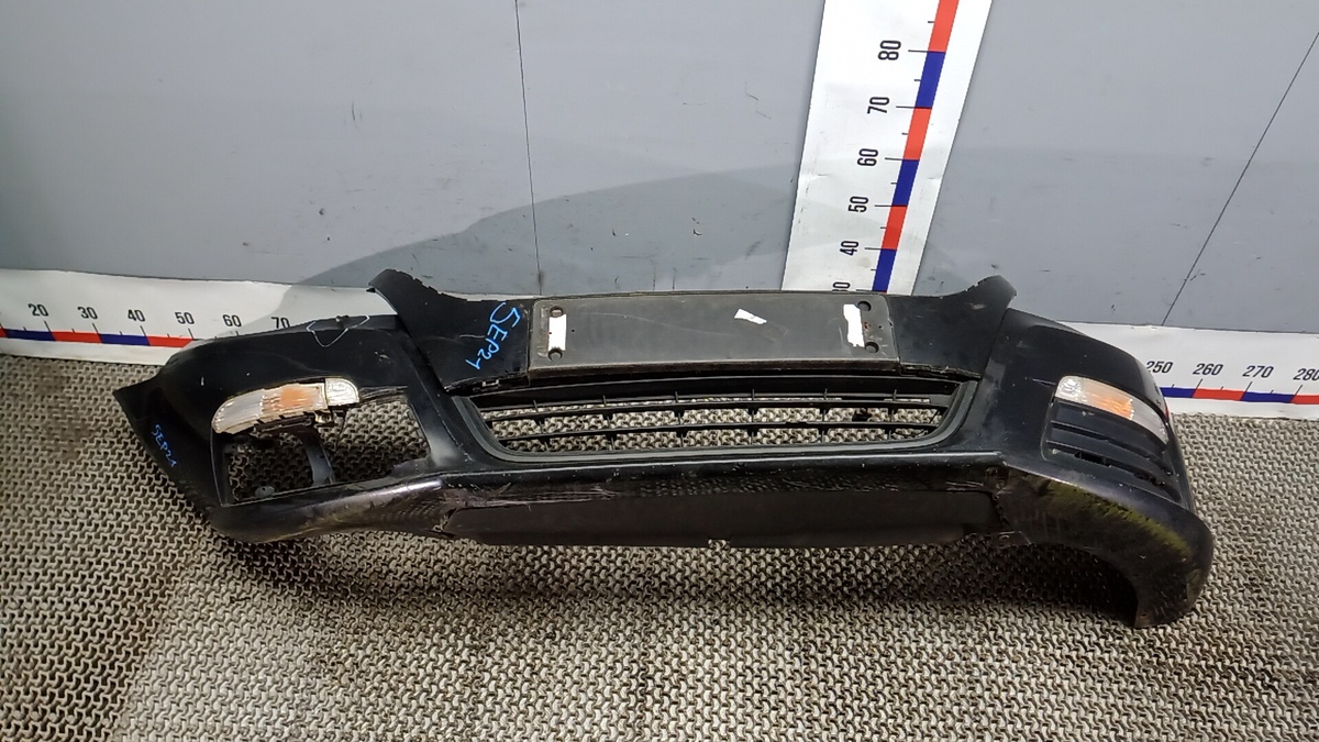 Бампер передний к Volkswagen Passat CC 2011