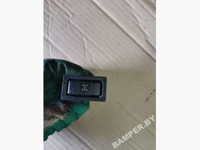 Кнопка блокировки дифференциала к Toyota RAV 4 1998