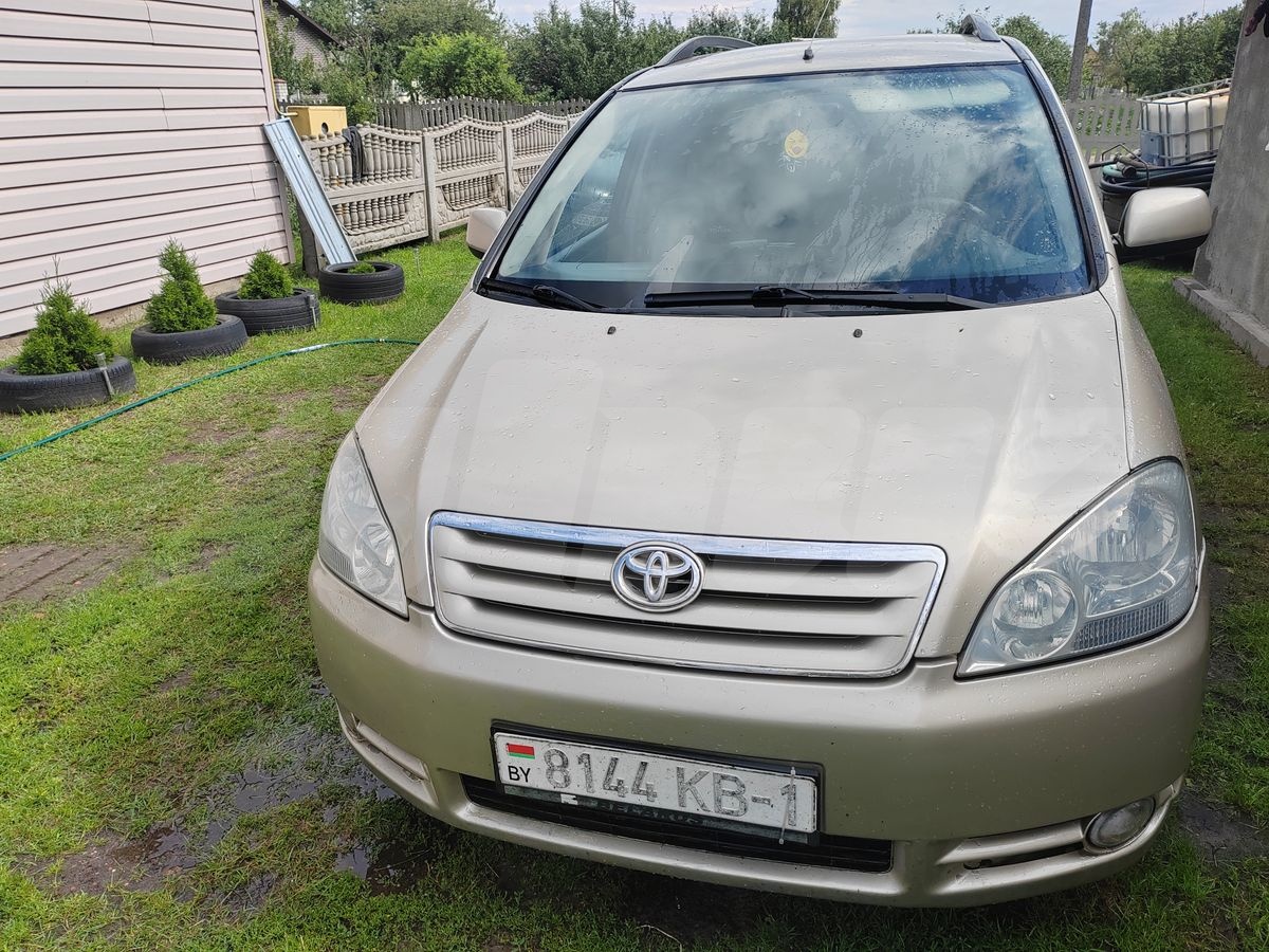 Toyota Avensis Verso I, 2002