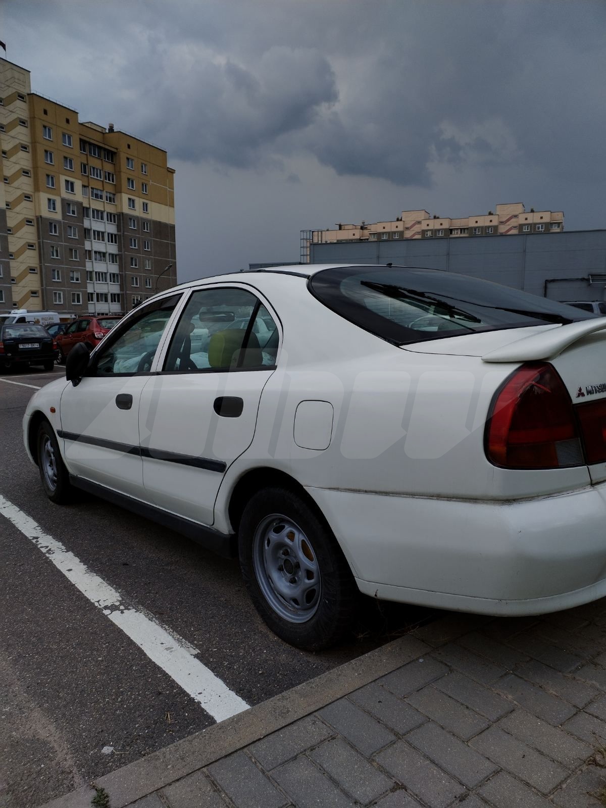 Mitsubishi Carisma I, 1998