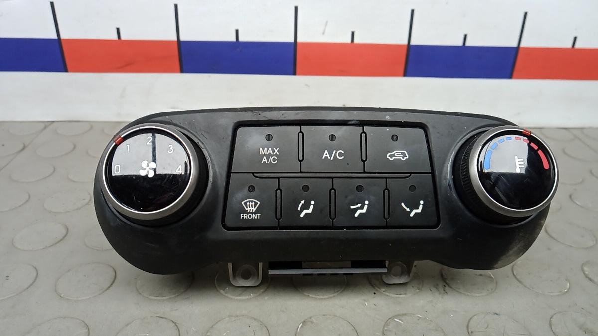 Блок управления печки (переключатель отопителя) к Hyundai ix35 2012