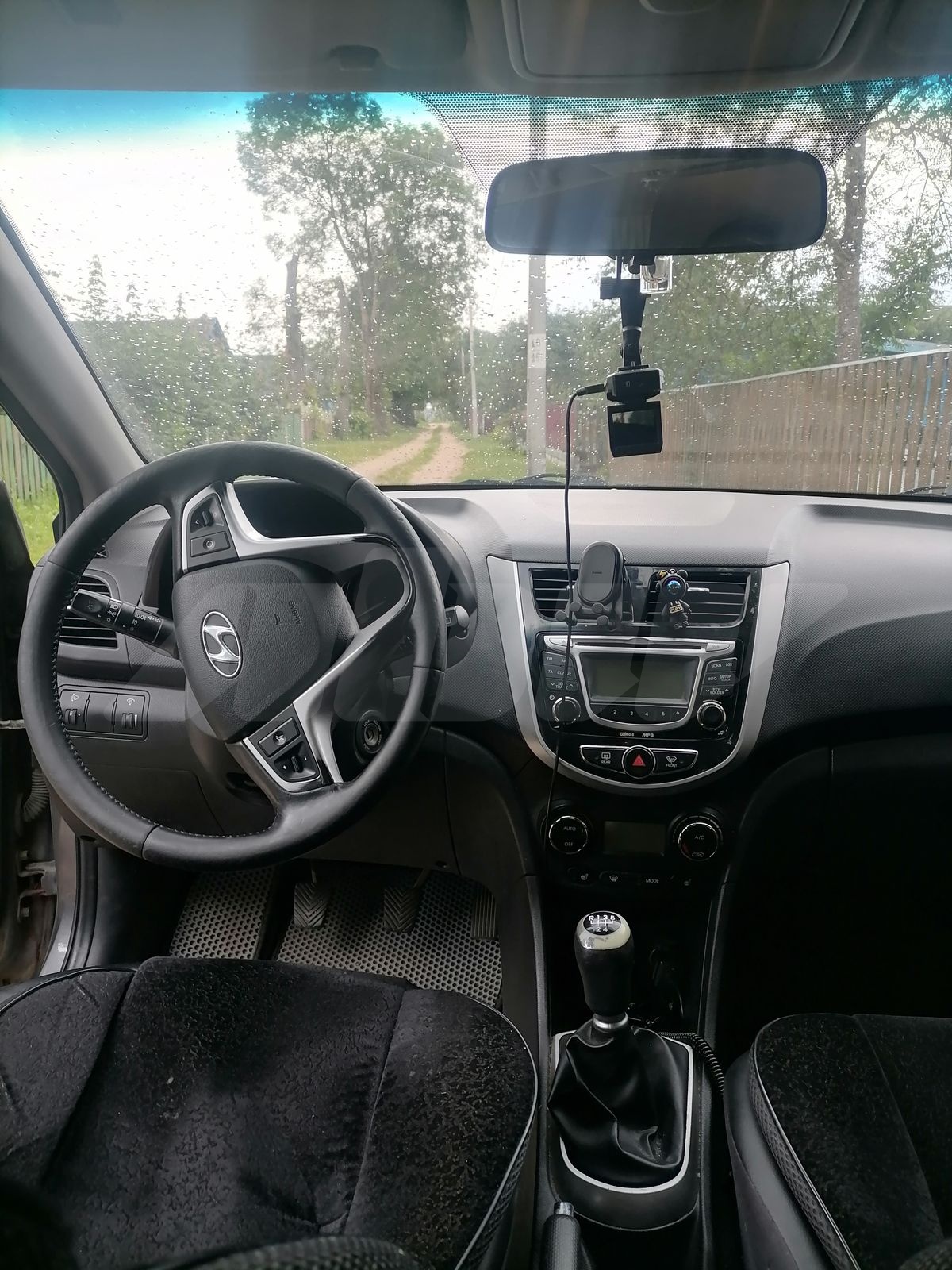 Hyundai Solaris I, 2011